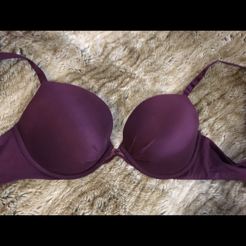 Victoria’s Secret Fabulous Plunge Bra 34DD